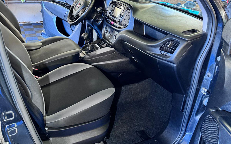 Sauberer Auto Innenraum