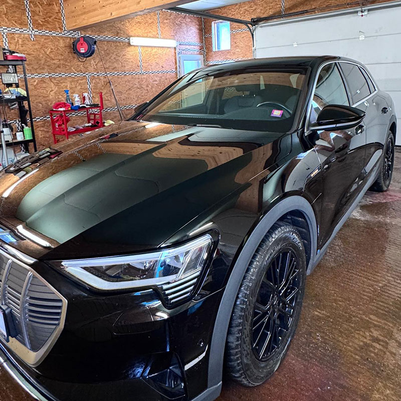 Gereinigtes und gewaschenes Auto